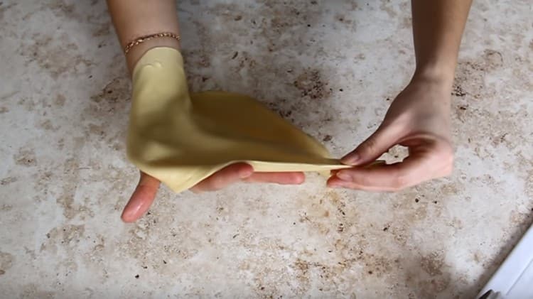 Roll the dough thinly.