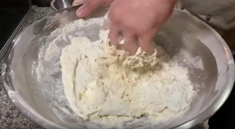 Knead the dough.