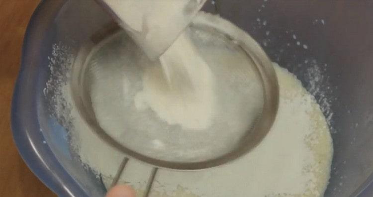 Sift flour to the liquid ingredients.