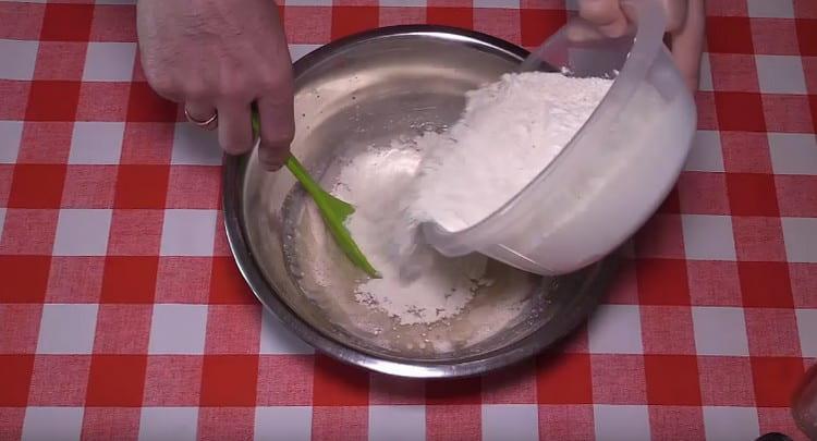 Serve the flour in portions.