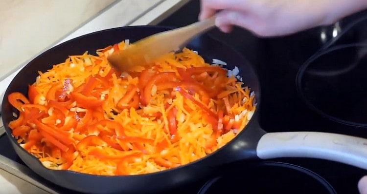 Add pepper to vegetables.