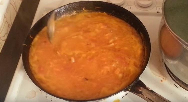 Stew gravy for a few more minutes.