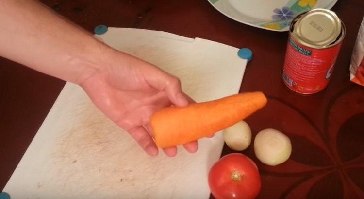 Grate large carrots.