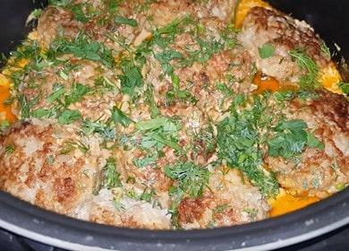 We cook tender meatballs in a slow cooker with gravy according to a step-by-step recipe with a photo.