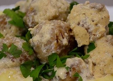 We cook the most delicate meatballs in a creamy sauce according to a step by step recipe with a photo.