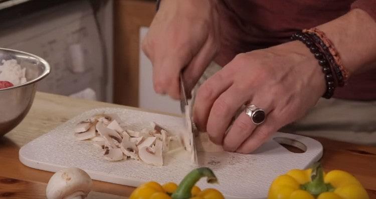 Cut the mushrooms.
