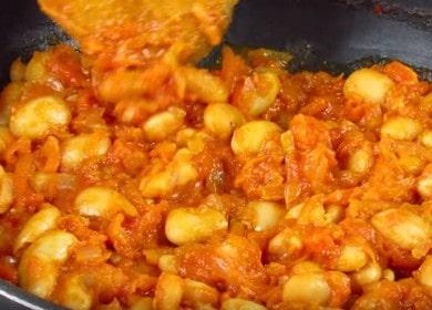 We cook delicious beans in tomato according to a step-by-step recipe with a photo.