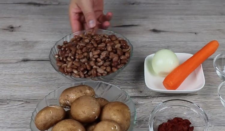 Boil pre-soaked beans until tender.