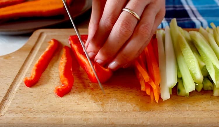 We chop straws also bell pepper.