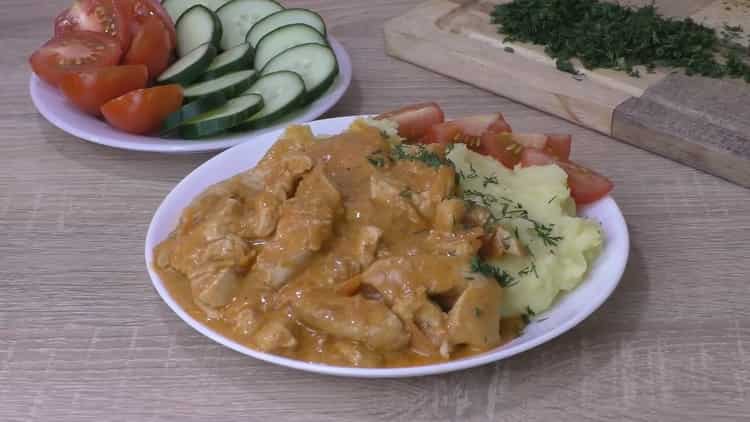 Beef stroganoff from chicken breasts according to a step-by-step recipe with a photo