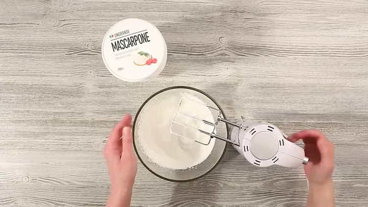 To make a cake, make a cream