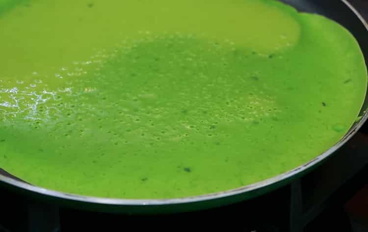 To cook, fry the dough