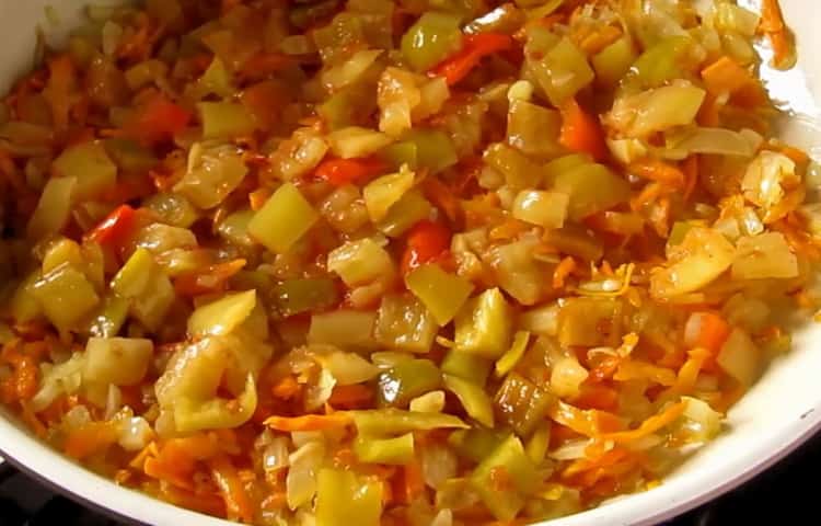 To cook borscht, fry vegetables