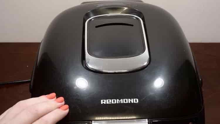 Broccoli in a slow cooker according to a step by step recipe with photo