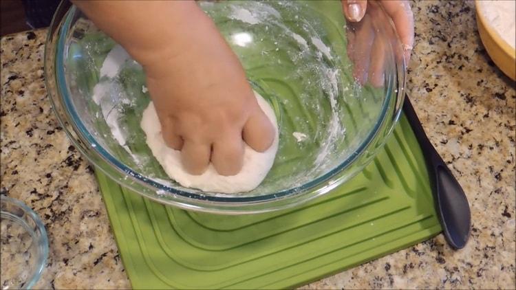 To prepare the dough, place the dough under the film