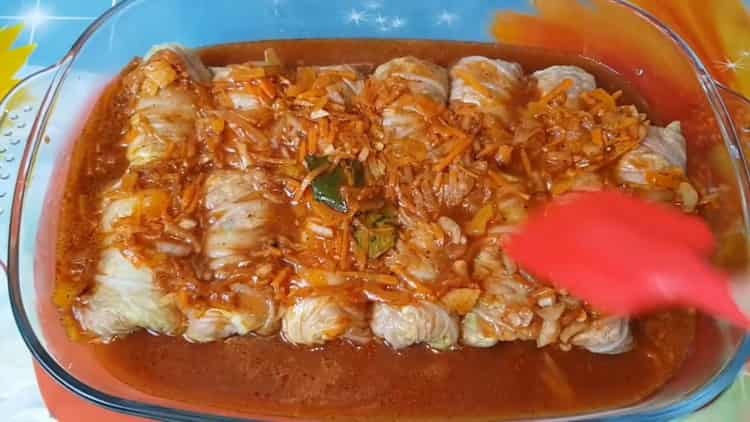 Gentle stuffed cabbage from Beijing cabbage - cook in the oven