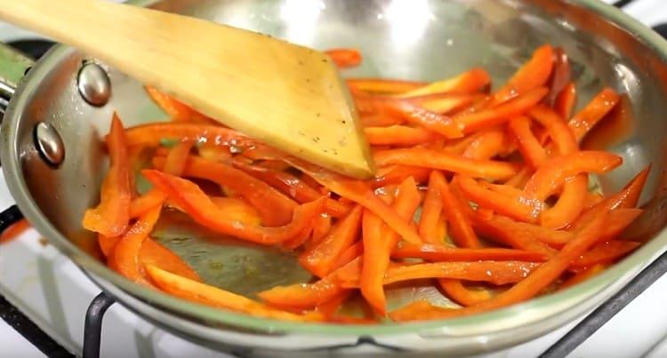 Bulgarian pepper is also fried separately.