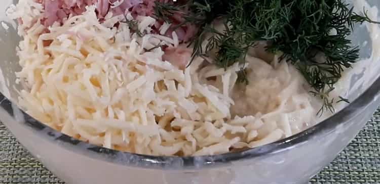 Mix the ingredients for potato pancakes