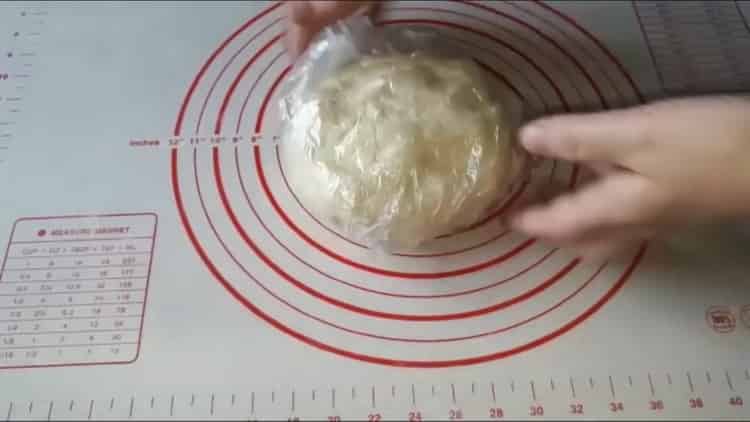 Yeast dough like fluff according to a step by step recipe with a photo