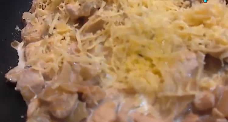 Put the cheese to make julienne