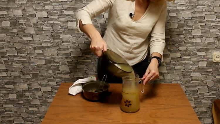 To make tea, mix the ingredients.