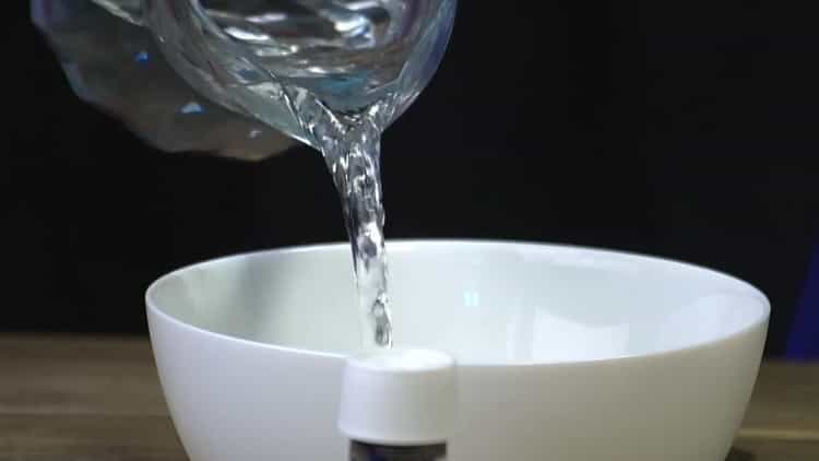 To prepare the dish, fill the beans with water