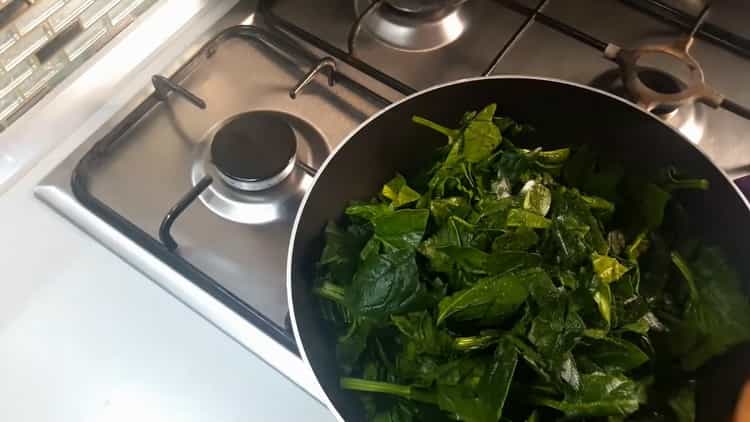 Toast, fry the ingredients