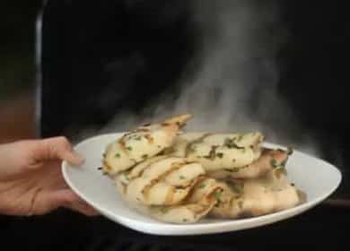 Grilled squid according to a step by step recipe with photos