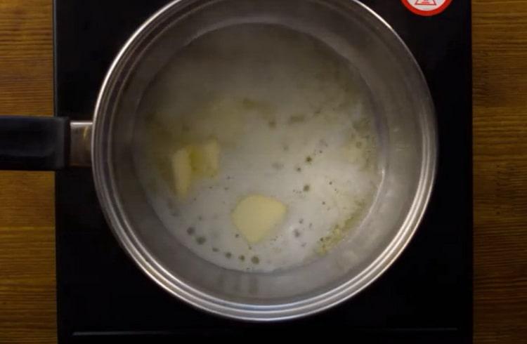 Toast, fry the ingredients