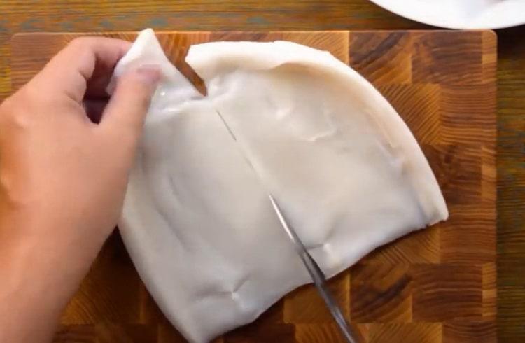 Cooking squid in a creamy sauce