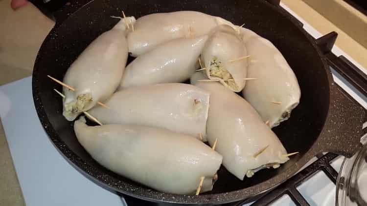 Stuff squid for cooking