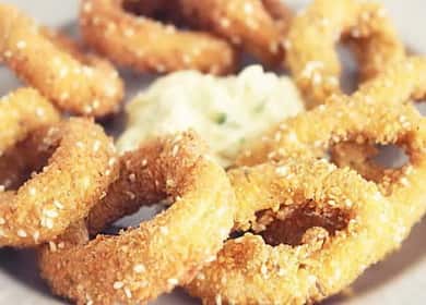 Squid rings in batter with sour cream sauce - a delicious snack recipe in 10 minutes 🦑