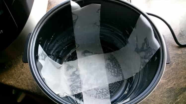 To prepare a cheesecake, prepare a bowl