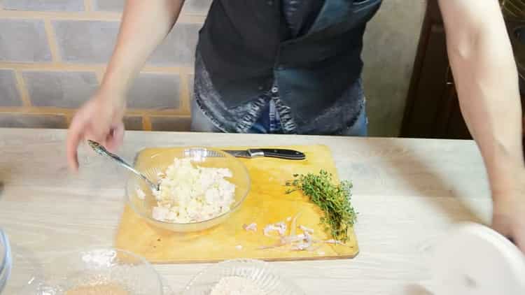 Mix the ingredients to cook.