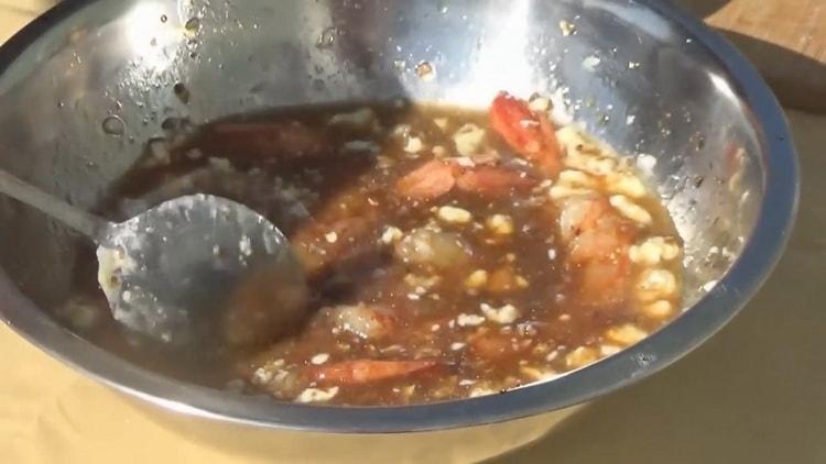 Mix all the ingredients for the shrimp.