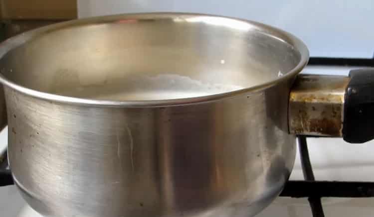 To prepare the cream, warm the ingredients