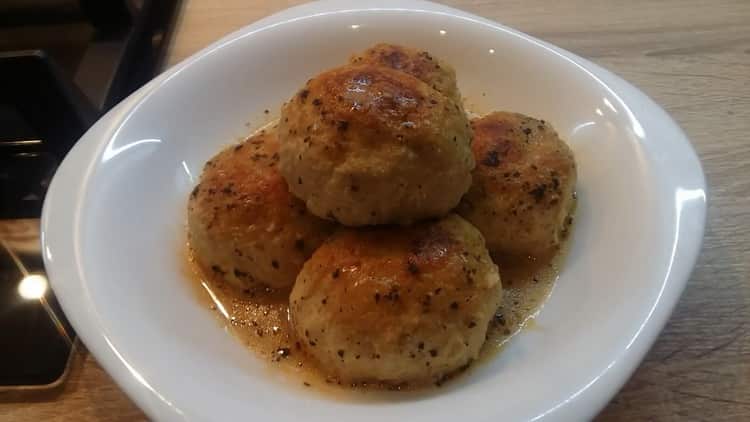 Chicken meatballs: a step by step recipe with photos