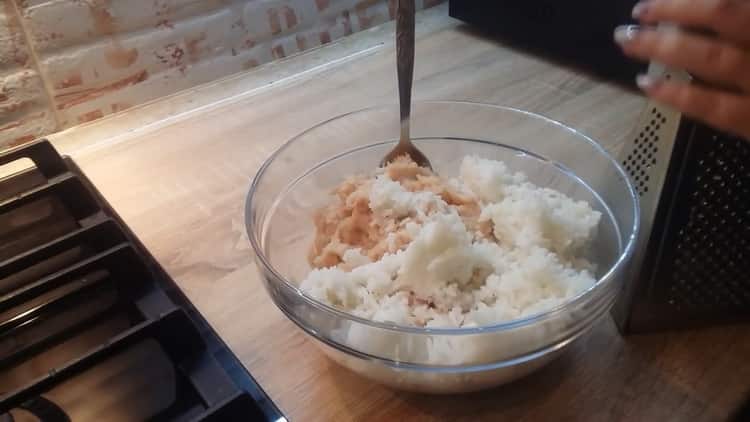 To mix the meatballs, mix the ingredients