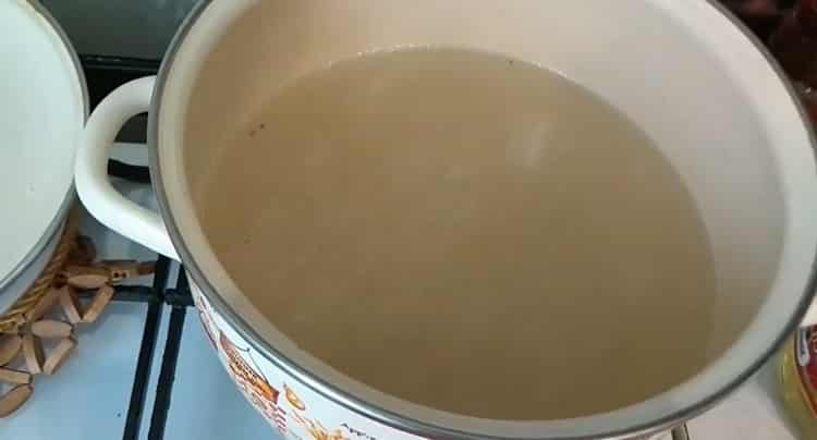 To prepare noodle soup, prepare the ingredients