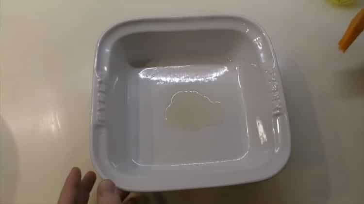 To make lasagna, prepare a mold