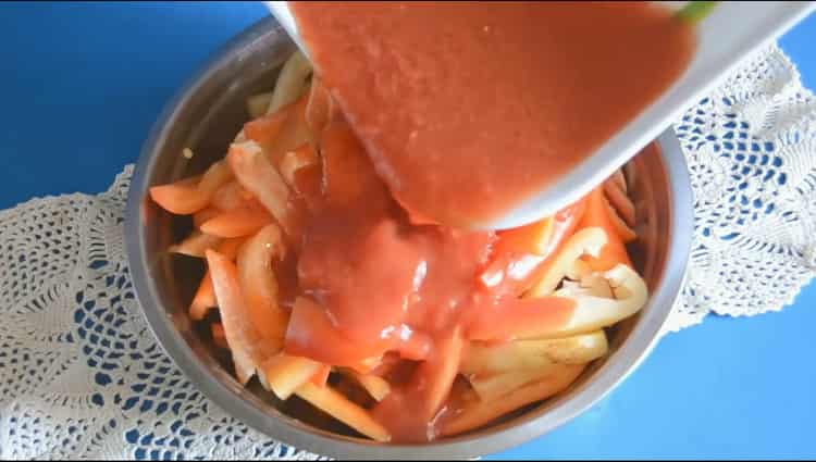 To prepare lecho, prepare the ingredients