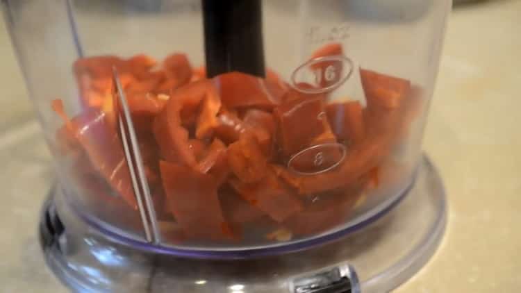 For cooking lecho chop pepper