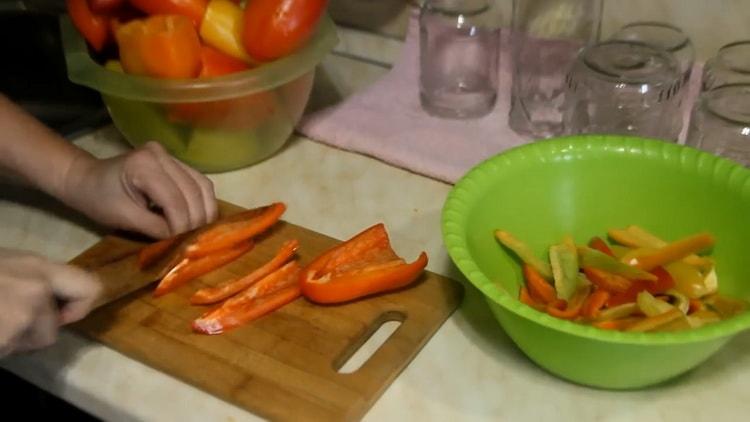 Cooking lecho according to the classic recipe