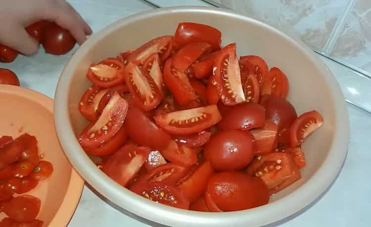 Cooking lecho with carrots