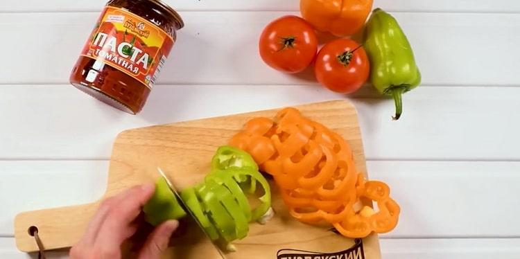 For cooking lecho chop pepper