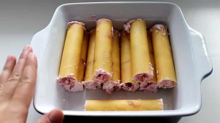 To cook pasta with cottage cheese, stuff pasta