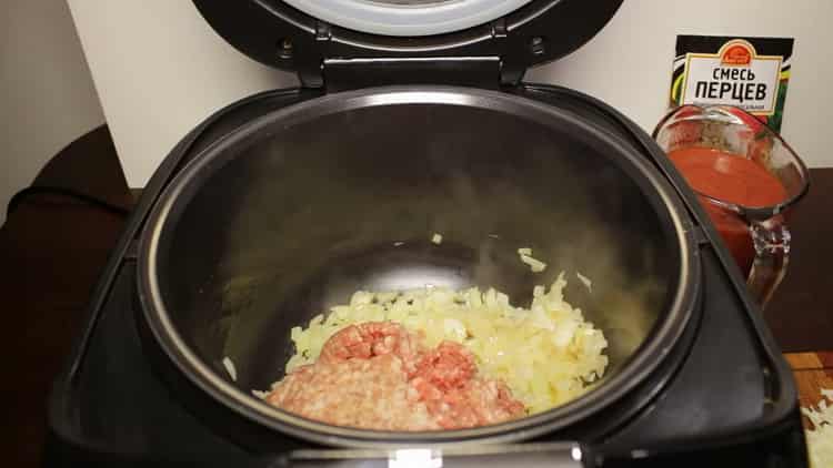 To combine pasta with minced meat, combine the ingredients