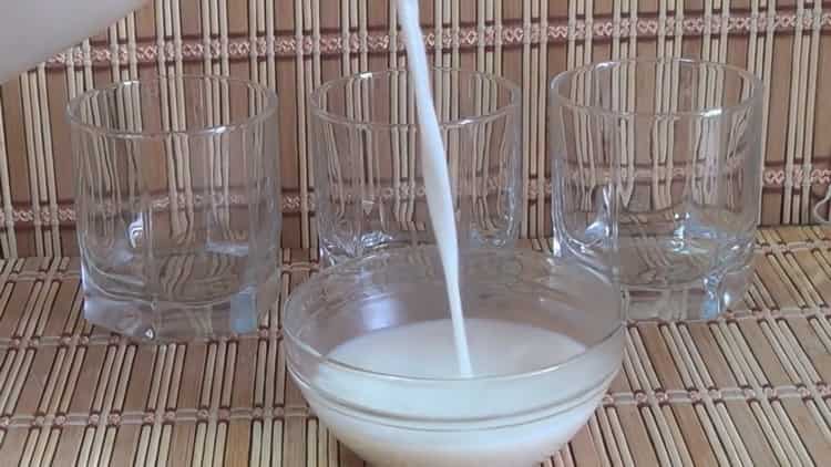 To prepare milk jelly, prepare the dishes