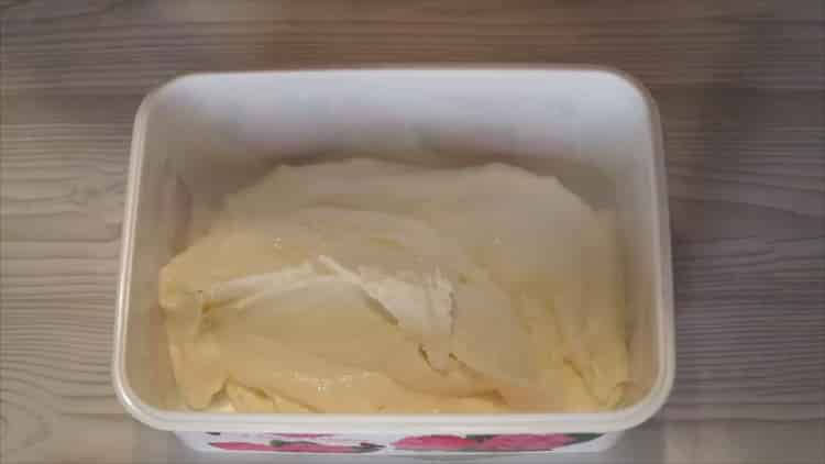 To prepare ice cream, prepare the dishes