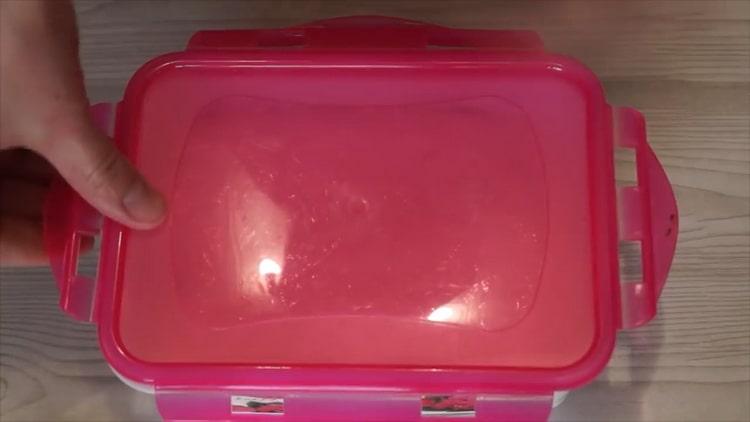 Mix the ingredients to make ice cream.